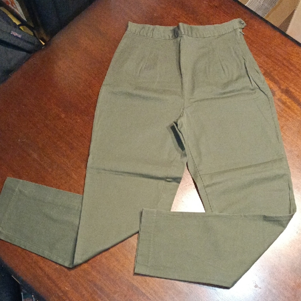 Women's Olive Green Straight-Leg Pants
